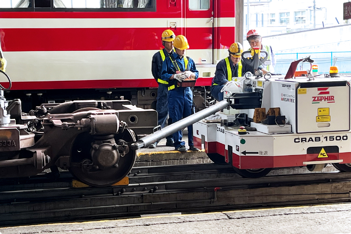 国内初となるゴム輪駆動の電気牽引車